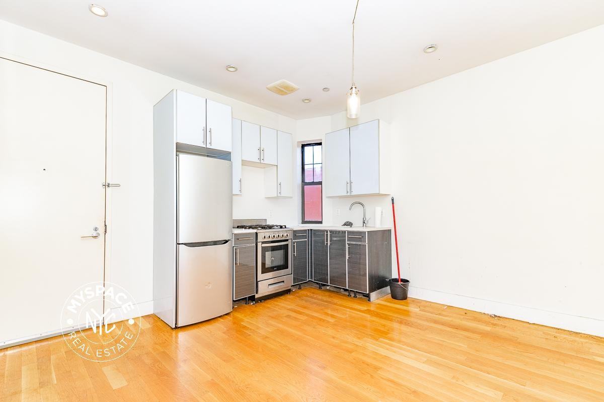 40 Malcolm X Blvd #4b - Photo 2 of 14