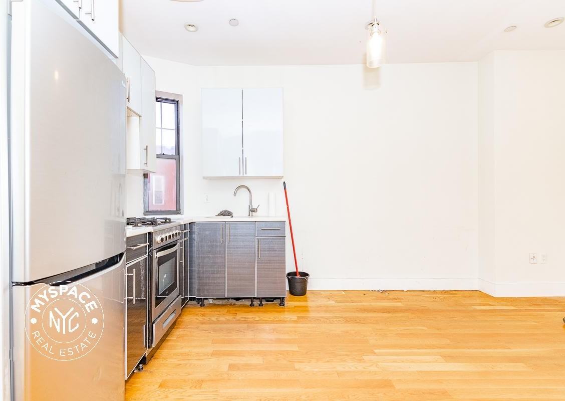 40 Malcolm X Blvd #4b - Photo 3 of 14