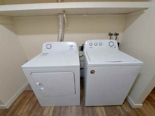 2 Storey Condo in The Pines!! - Photo 4 of 19