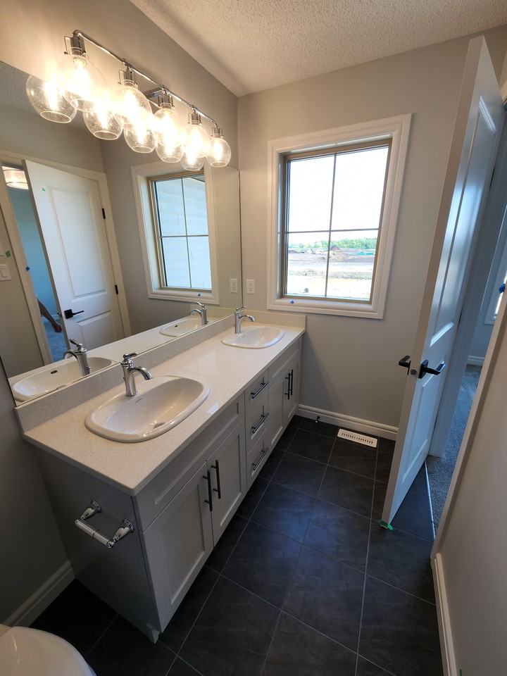 12023 34 Ave Sw - Photo 2 of 10