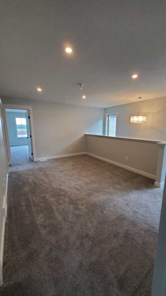 12023 34 Ave Sw - Photo 5 of 10