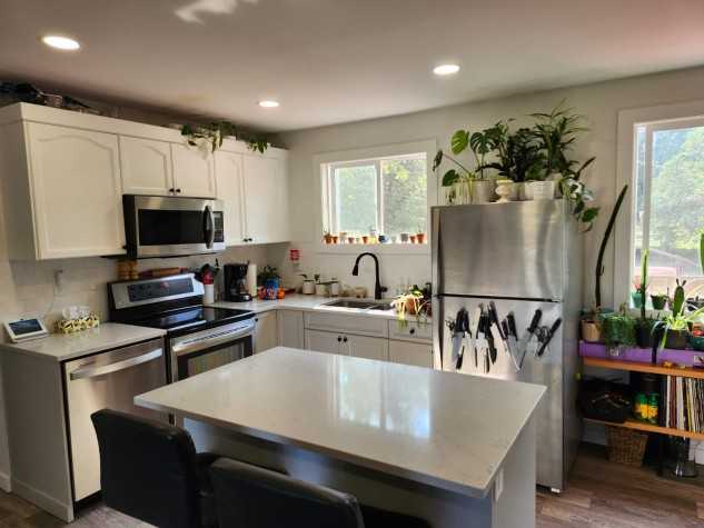 Stunning 4 - Photo 2 of 15