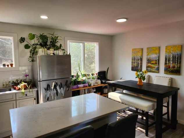 Stunning 4 - Photo 3 of 15