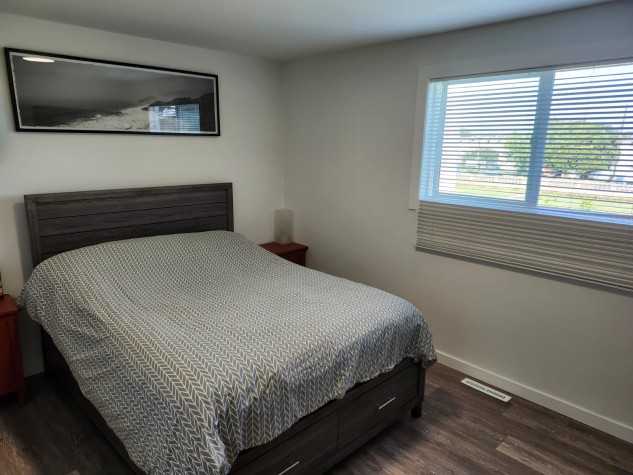 Stunning 4 - Photo 5 of 15