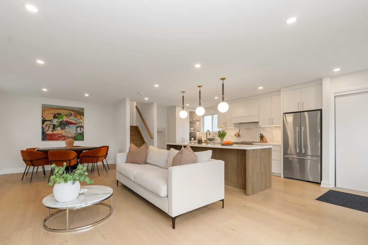 2087 Marine Dr, Oakville, ON L6L 1B8 - Photo 4 of 42