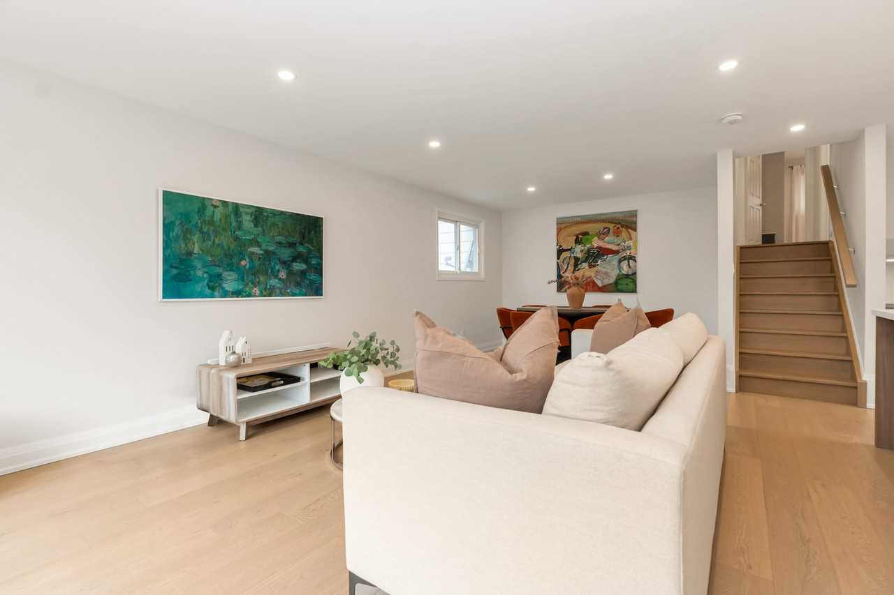 2087 Marine Dr, Oakville, ON L6L 1B8 - Photo 5 of 42