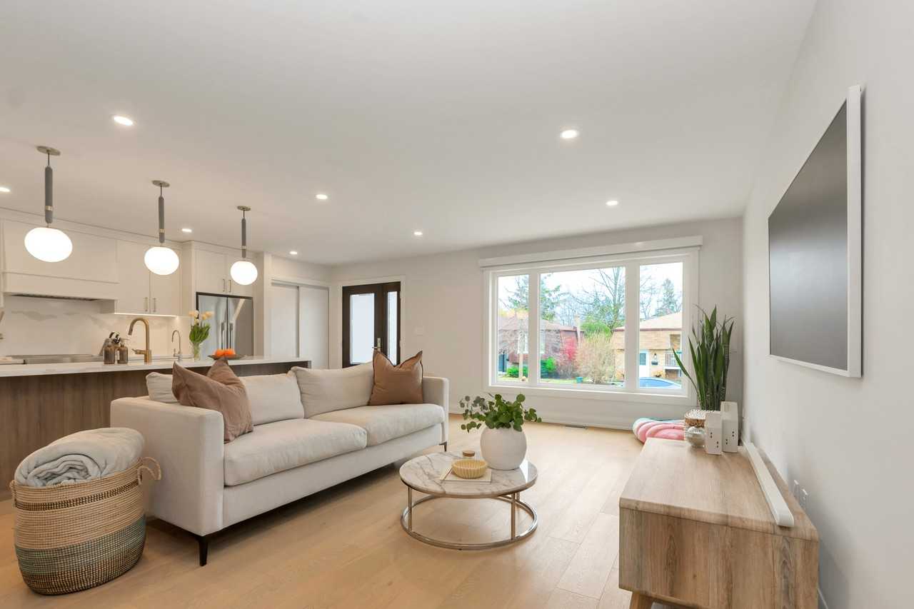 2087 Marine Dr, Oakville, ON L6L 1B8 - Photo 7 of 42