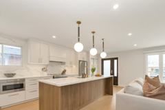 2087 Marine Dr, Oakville, ON L6L 1B8 - Photo 1 of 1