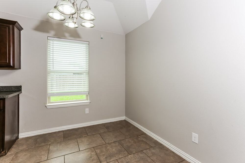 7616 Rainbow Creek Dr - Photo 7 of 16