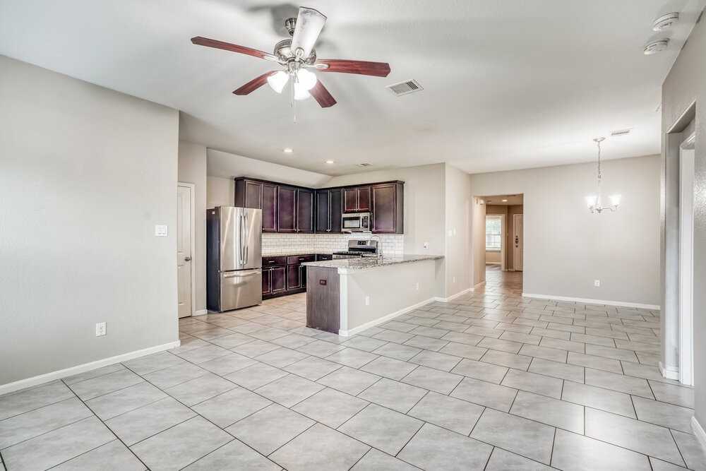 622 Harvest Bluff Dr - Photo 6 of 16