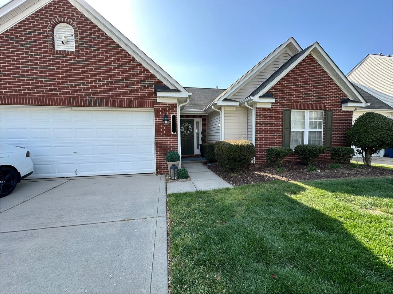 5035 Sunburst Ln - Photo 2 of 39