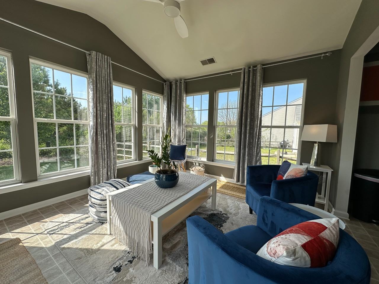 5035 Sunburst Ln - Photo 4 of 39