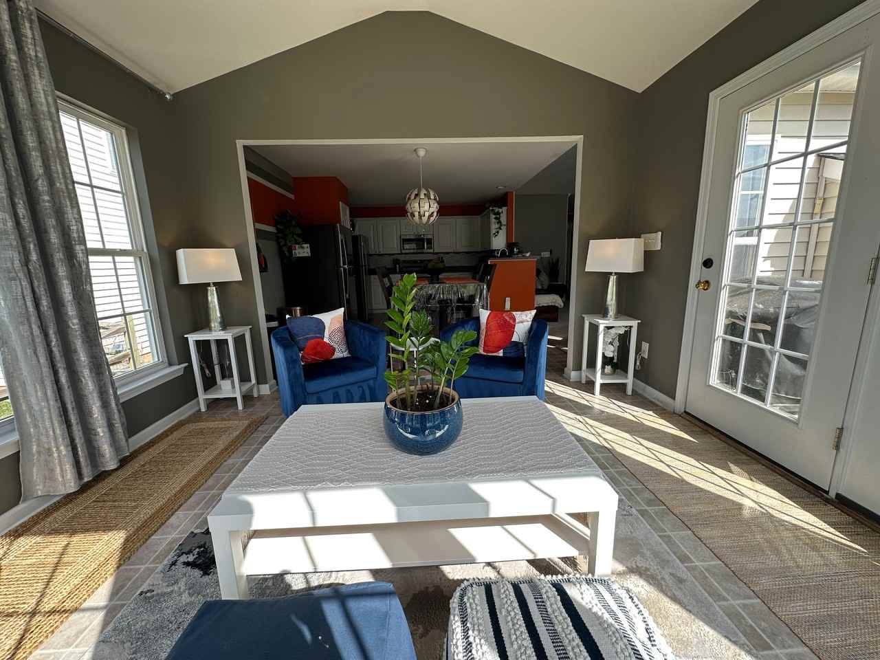 5035 Sunburst Ln - Photo 6 of 39