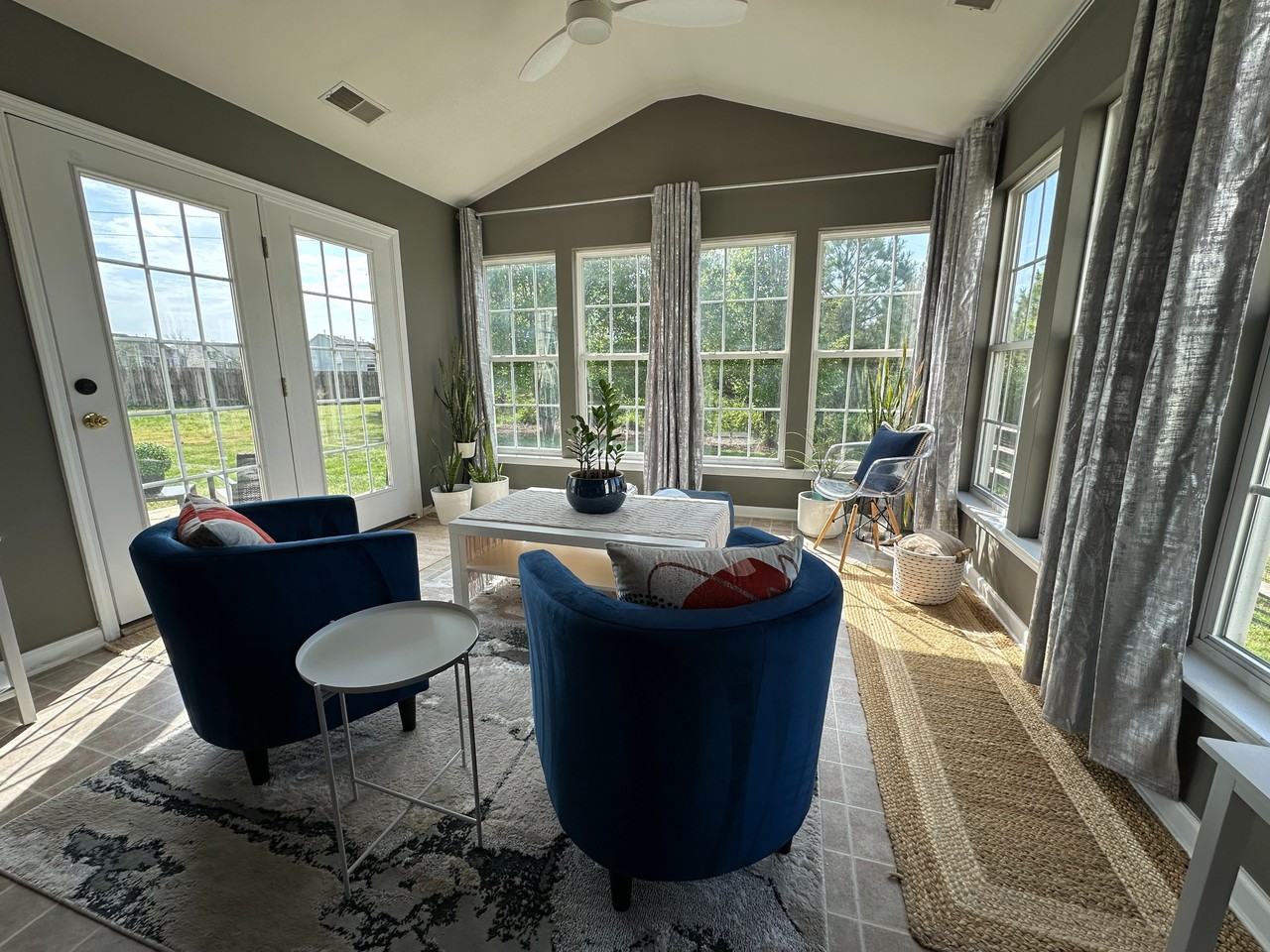 5035 Sunburst Ln - Photo 7 of 39