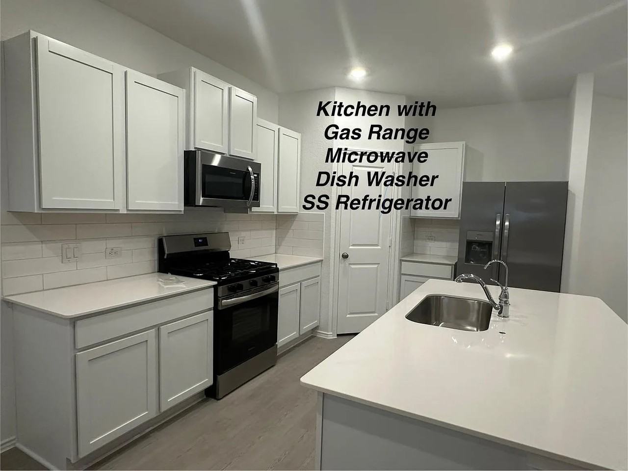 1320 Pickerel St - Photo 3 of 30