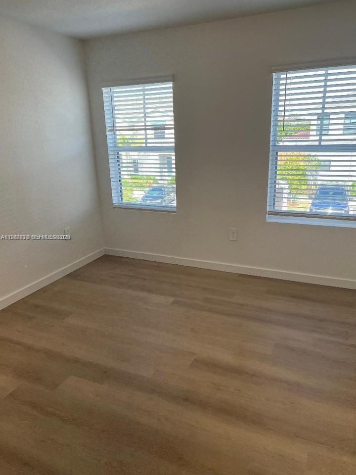 334 Northeast 1st Street #334 - Photo 4 of 6