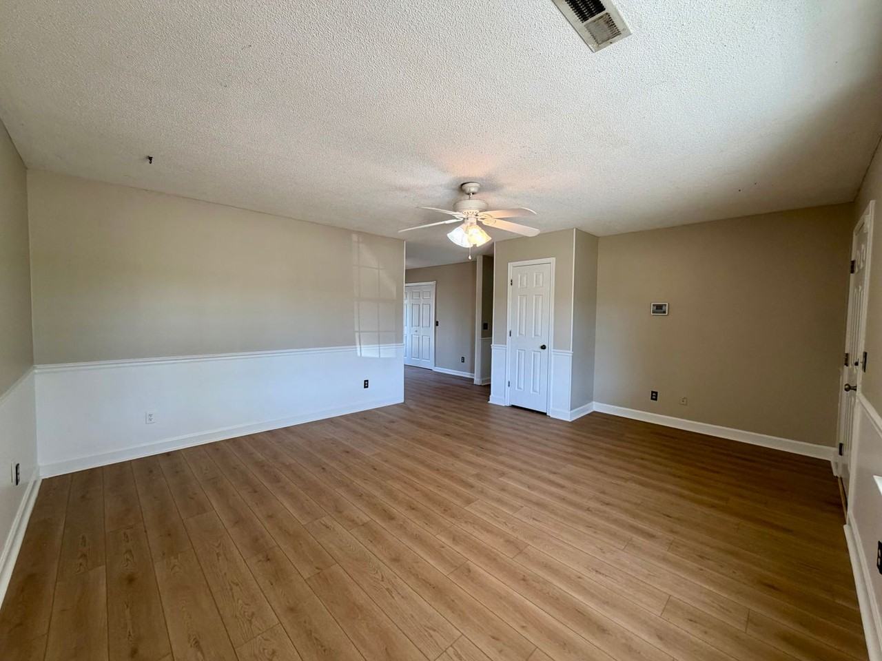 3275 Daly St - Photo 2 of 11