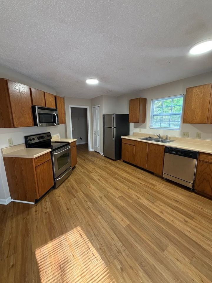 12319 Stowe Acres Dr - Photo 4 of 19