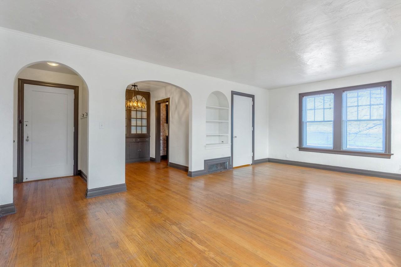 Windsor Court Apartments - Photo 6 of 41