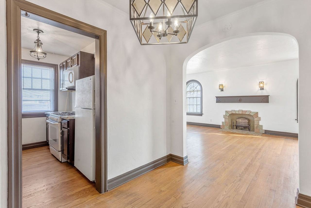 Windsor Court Apartments - Photo 7 of 41