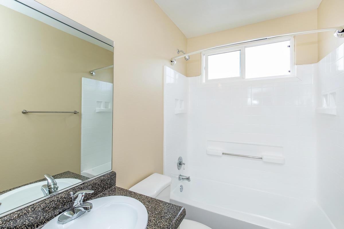 1525 Placentia Ave - Photo 7 of 17