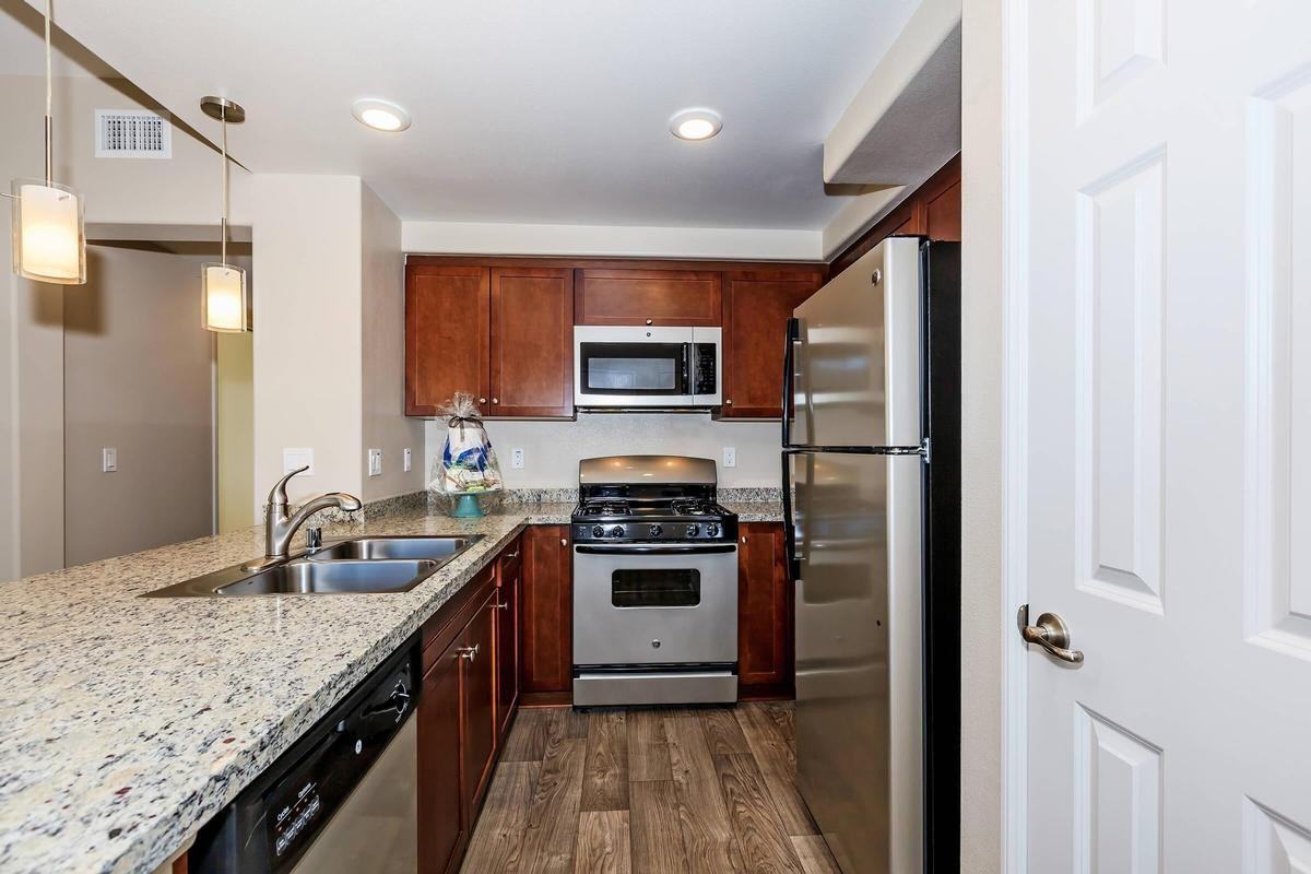 1701 Gateway Pl - Photo 2 of 8