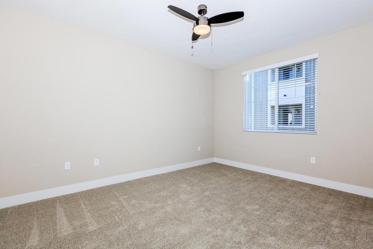 1701 Gateway Pl - Photo 5 of 11