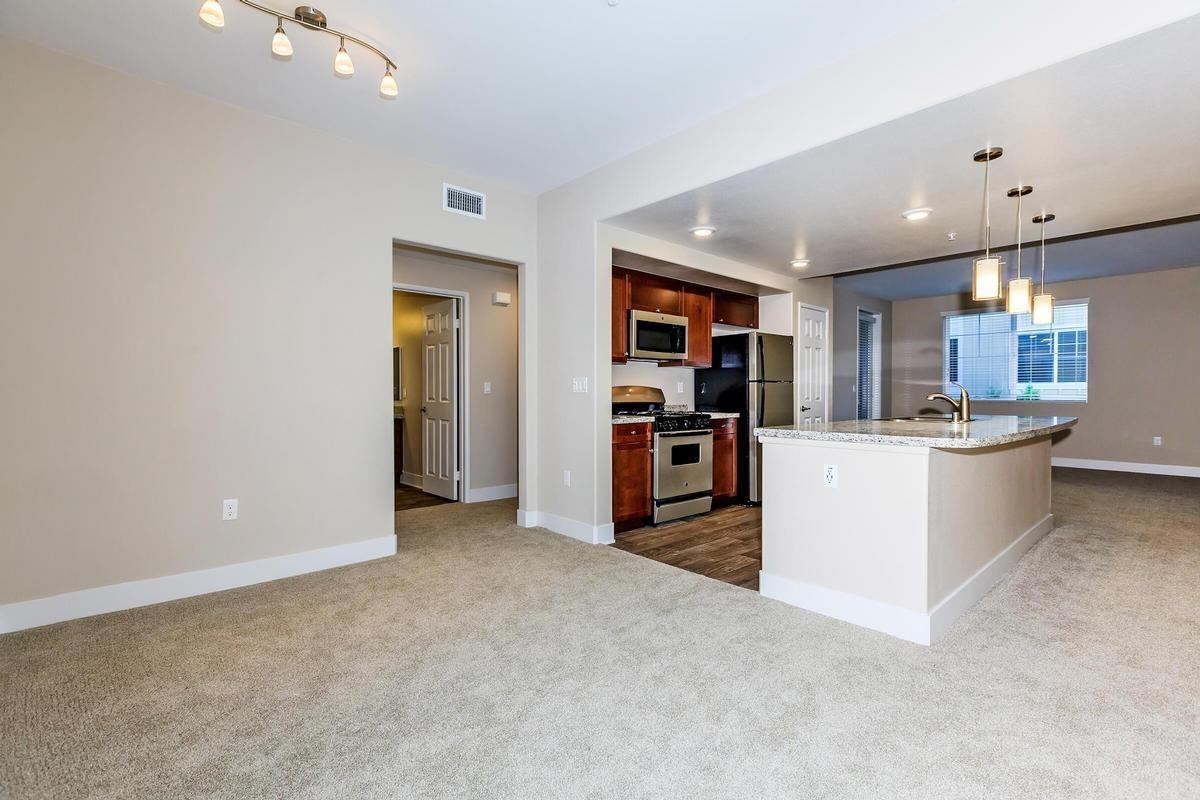 1701 Gateway Pl - Photo 6 of 43