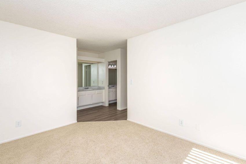 2944 E Frontera St - Photo 2 of 12