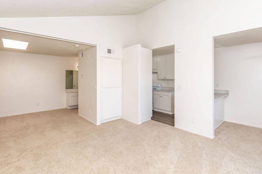 2944 E Frontera St - Photo 3 of 15