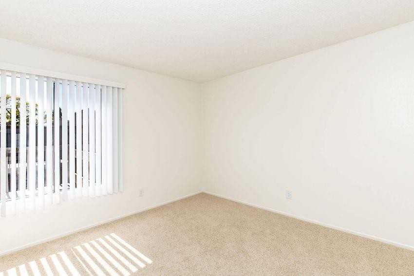 2944 E Frontera St - Photo 5 of 12