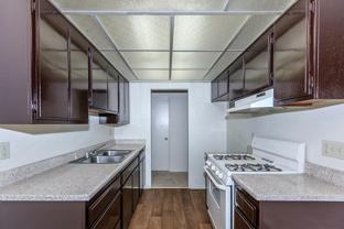 301 W Vineyard Ave - Photo 1 of 1