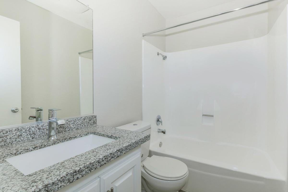 825 Tamarack Ave - Photo 7 of 10
