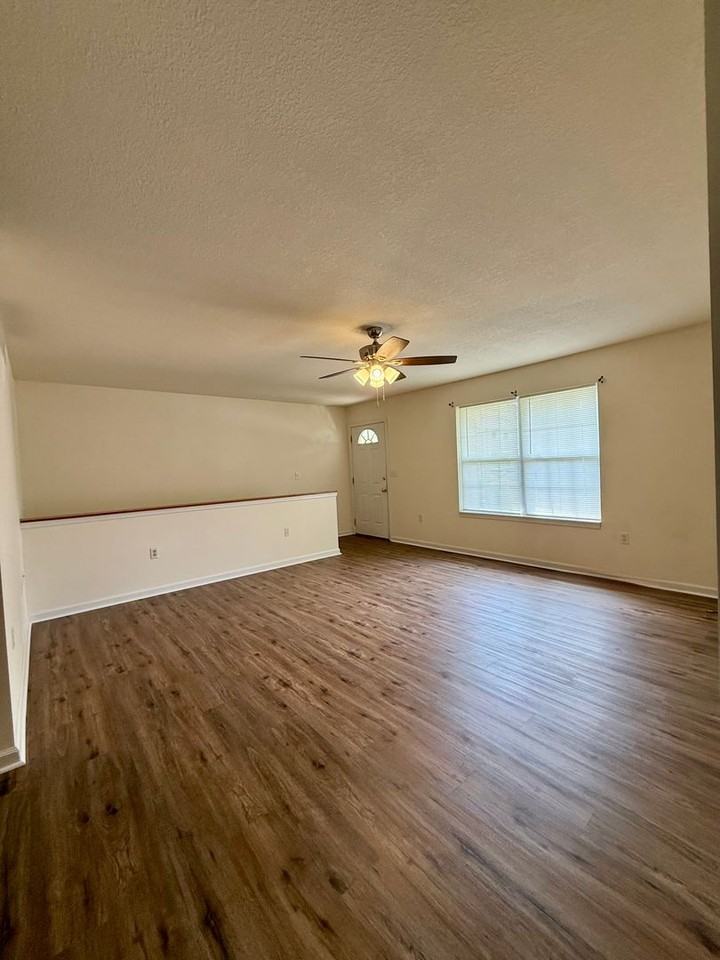 1485-MF2-E3 - Photo 3 of 18