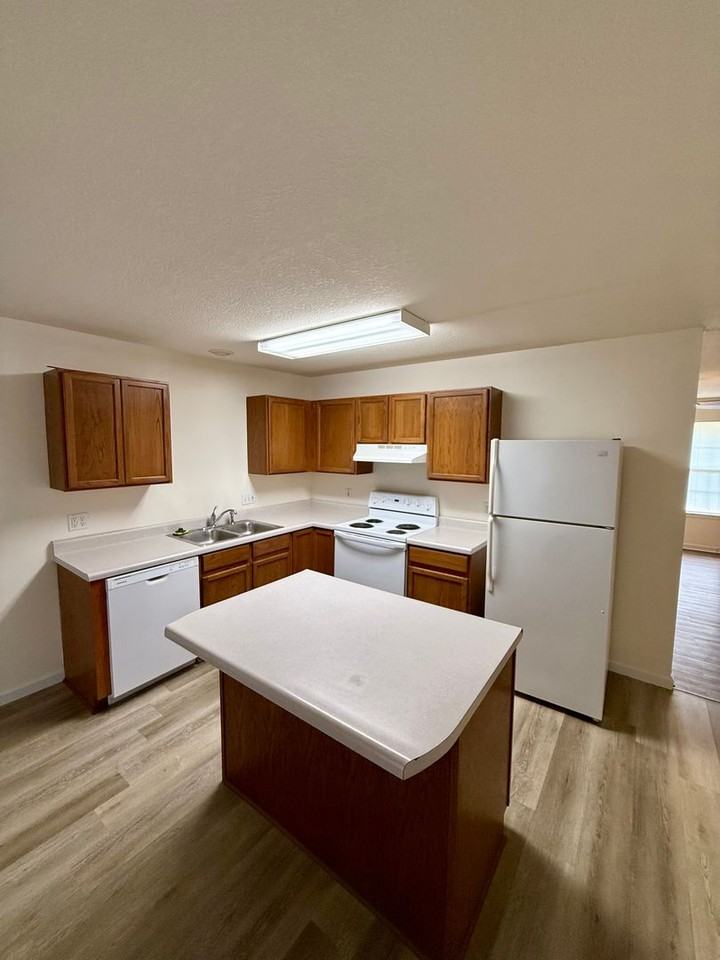 1485-MF2-E3 - Photo 7 of 18