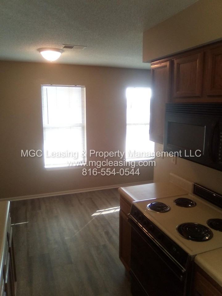 1558 E 125th St - Photo 4 of 28