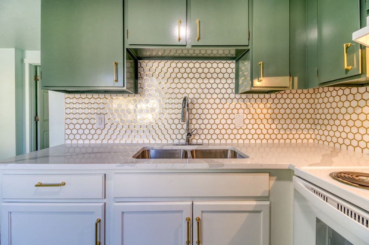 1260 Ne Purcell Blvd - Photo 2 of 15