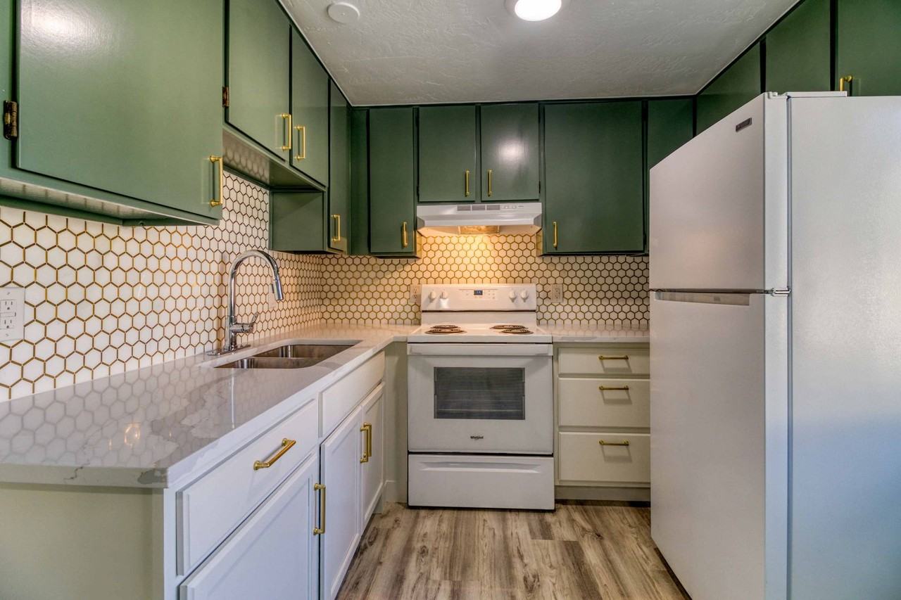 1260 Ne Purcell Blvd - Photo 3 of 15