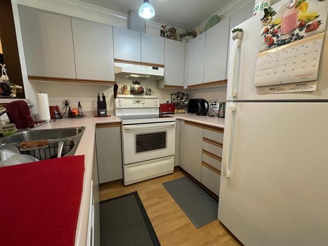 46005 Bole Avenue #302 - Photo 4 of 22