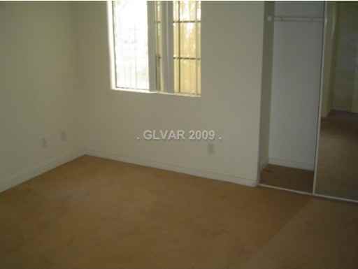 5158 S Jones Blvd #1 - Photo 4 of 6