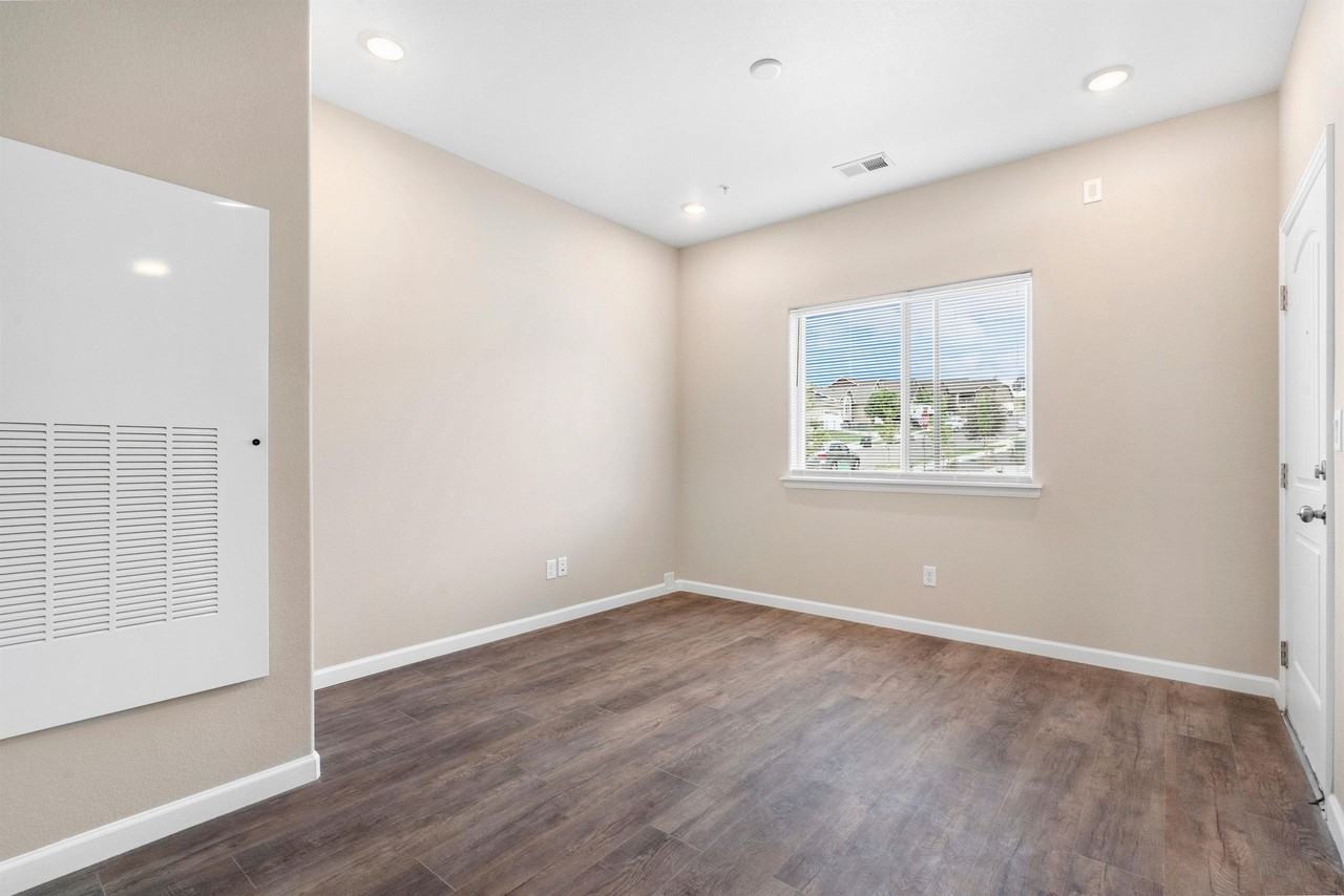 5209 Shadow Rock Dr #101 - Photo 5 of 22