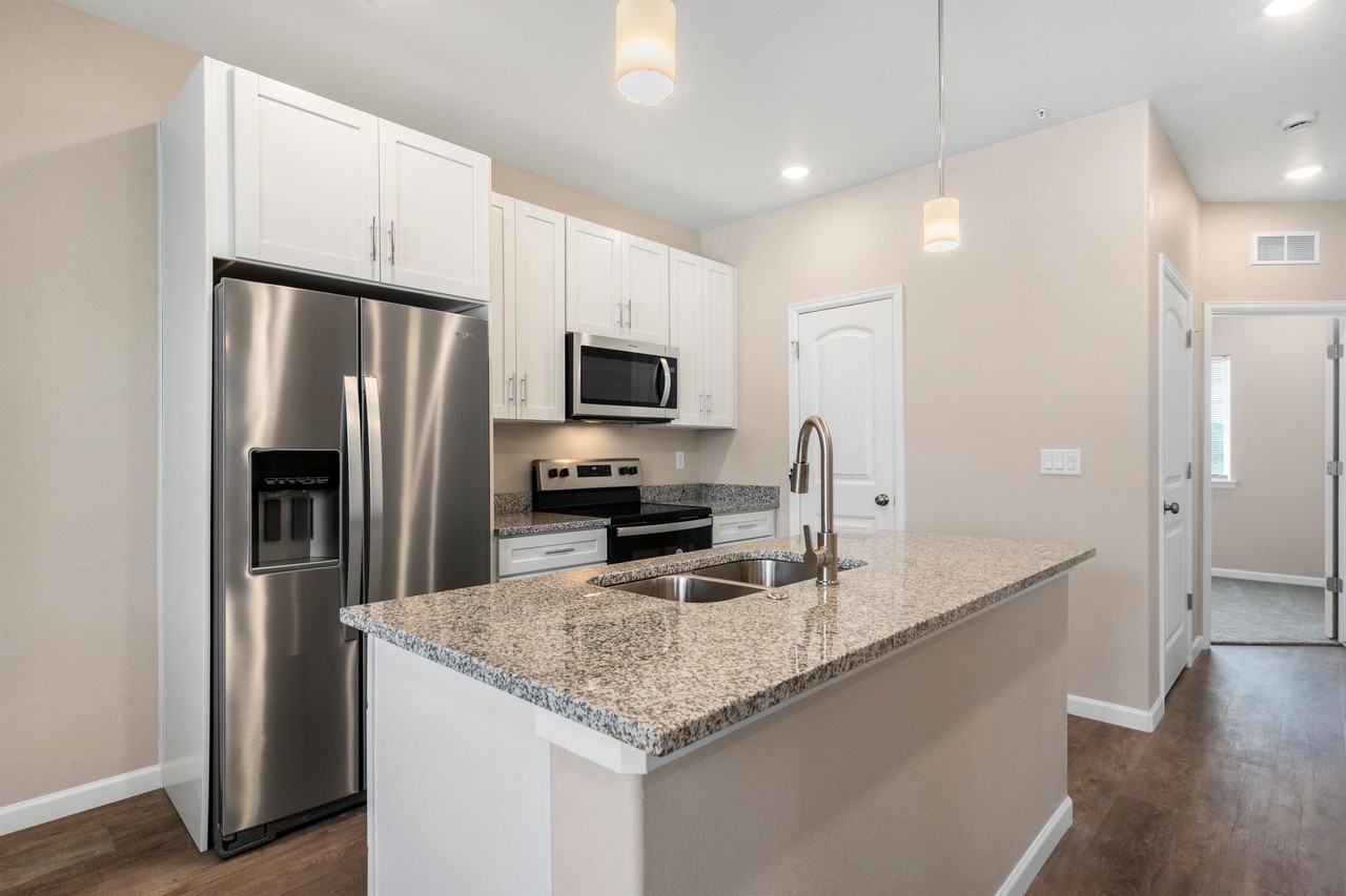 5209 Shadow Rock Dr #101 - Photo 7 of 22