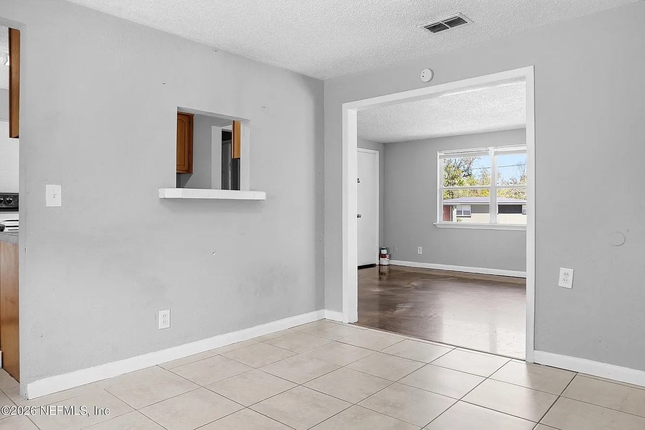 5829 Ensenada Rd #1 - Photo 7 of 20