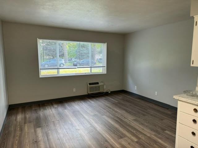 2405 W 2nd AveApt #24 - Photo 3 of 8