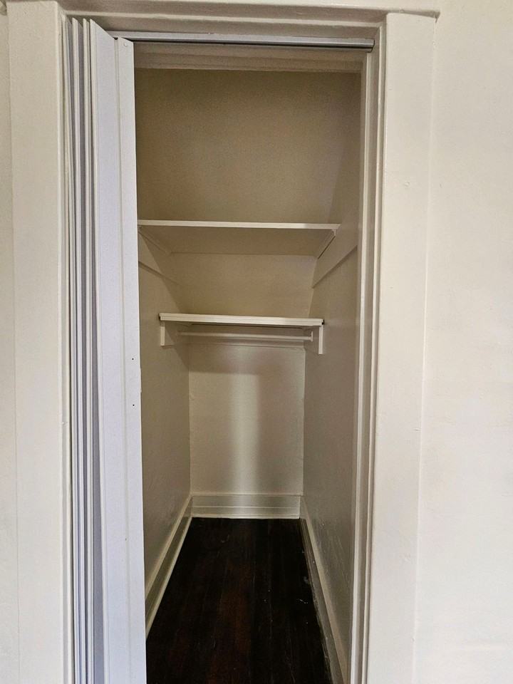 1058 Molino Ave - Photo 6 of 28