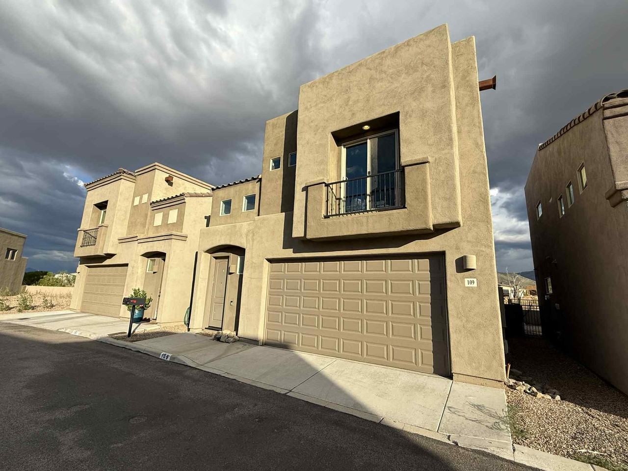 109 S Crown Plz #1 - Photo 2 of 33