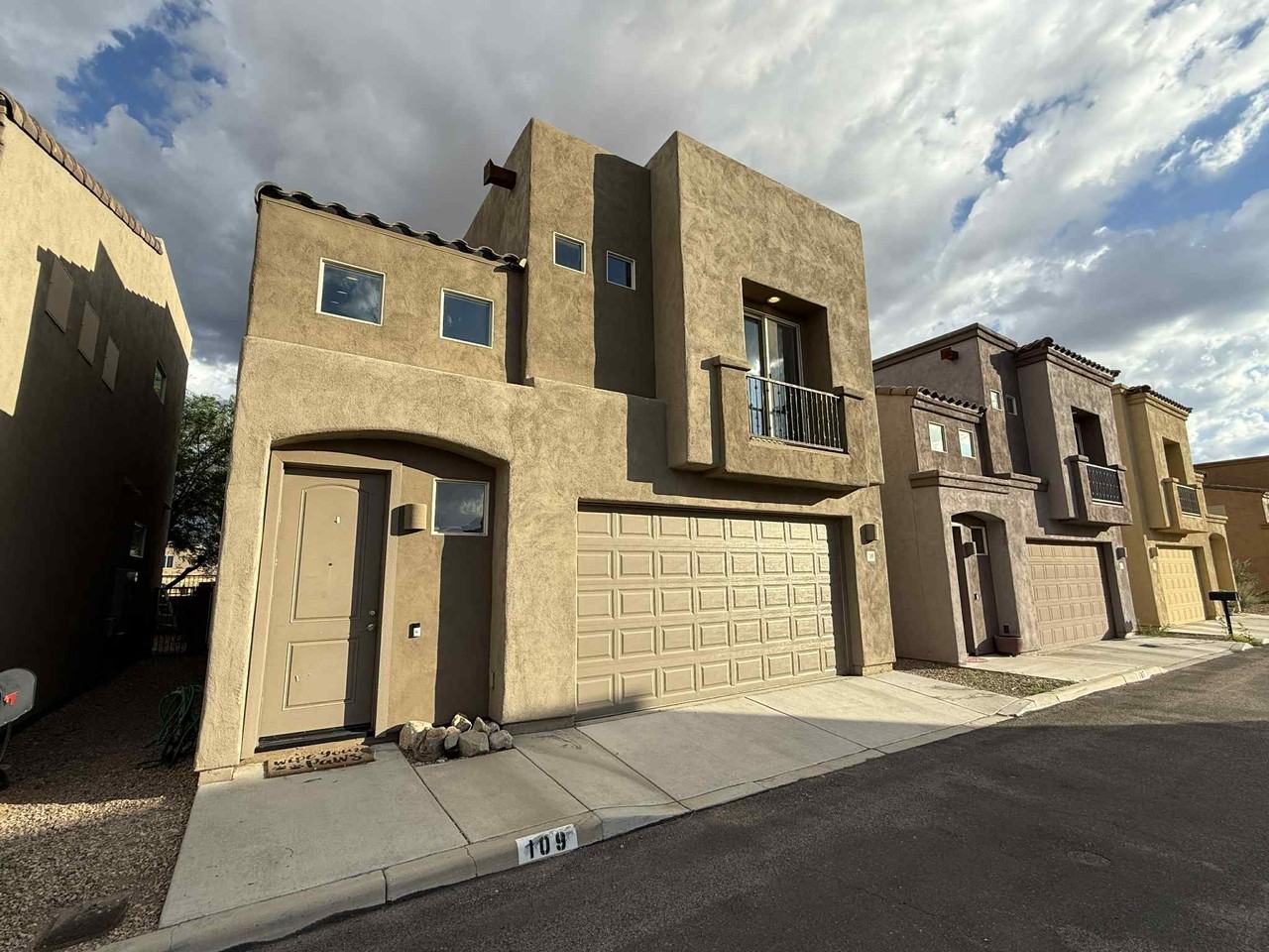 109 S Crown Plz #1 - Photo 3 of 33