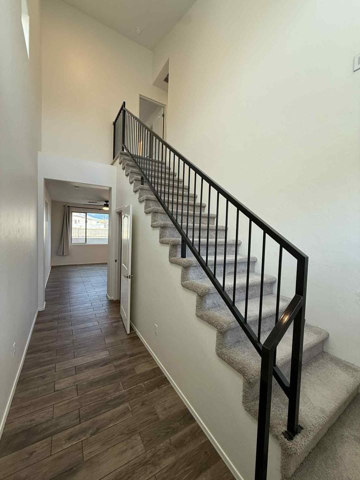 109 S Crown Plz #1 - Photo 4 of 33