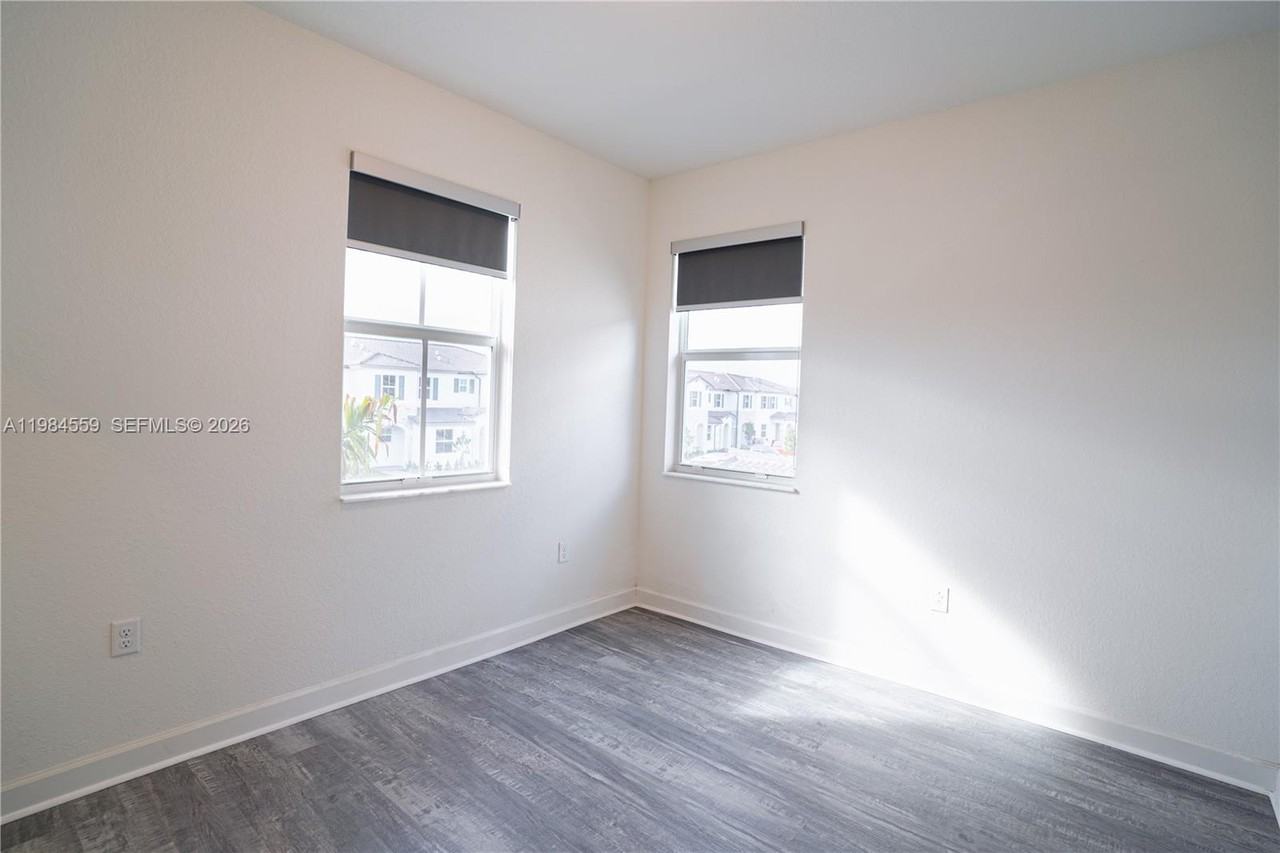 12133 Northwest 23rd Court - Photo 5 of 29