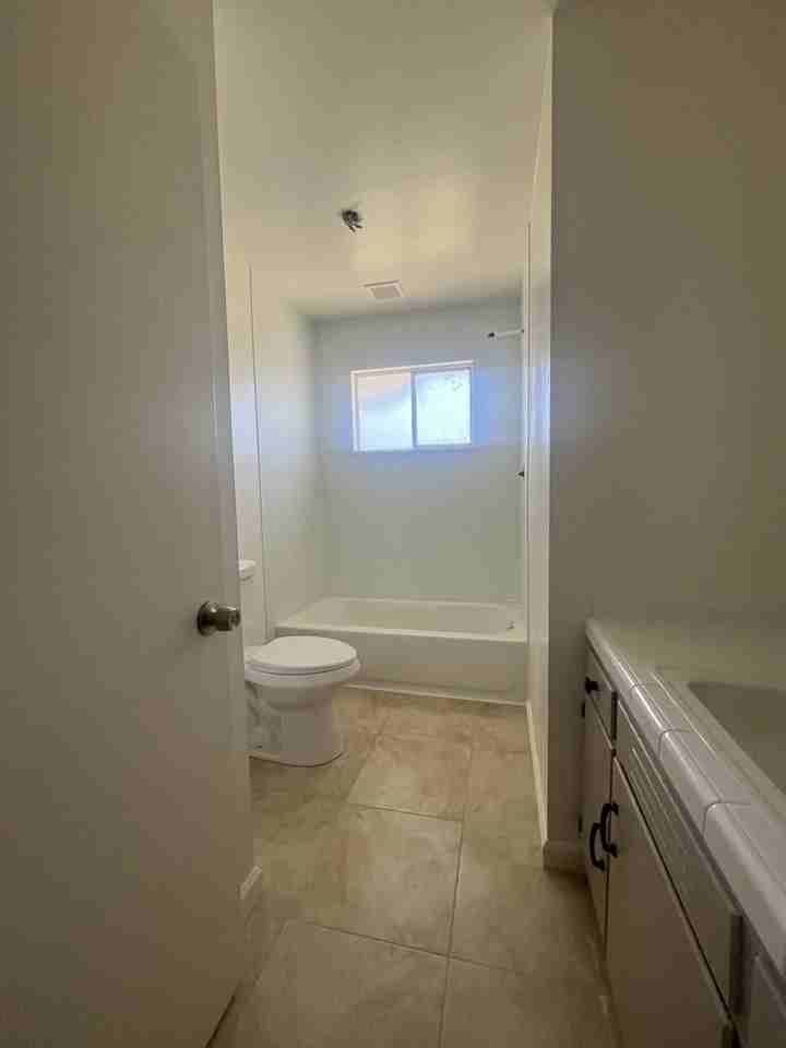 480 W Iona Ave #1 - Photo 5 of 13